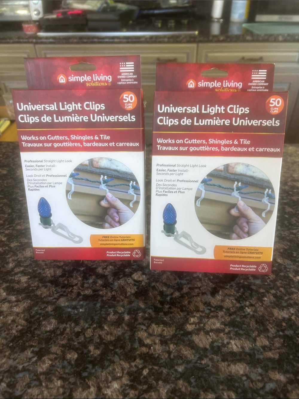 SIMPLE LIVING SOLUTIONS UNIVERSAL LIGHT CLIPS 50 CLIPS LOT OF 2 NWT